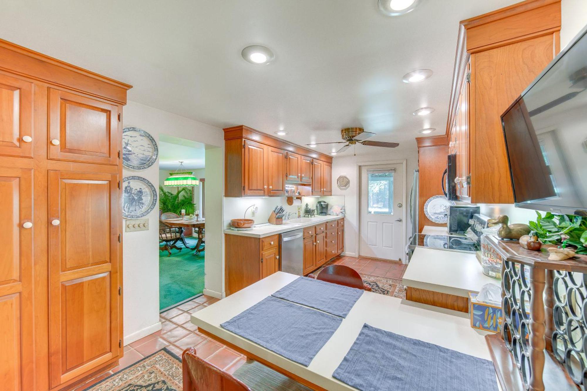 Holiday home Pet-friendly Vacation On 6 Acres! *