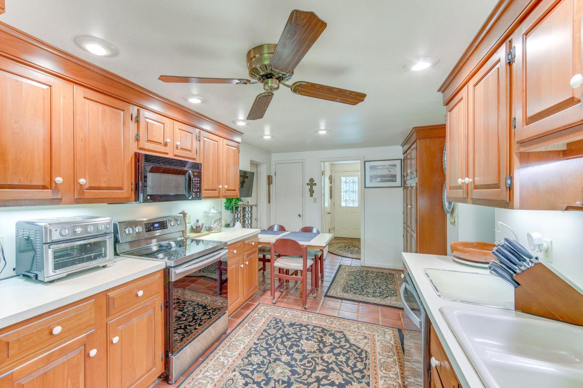Pet-friendly Vacation On 6 Acres! Lebanon