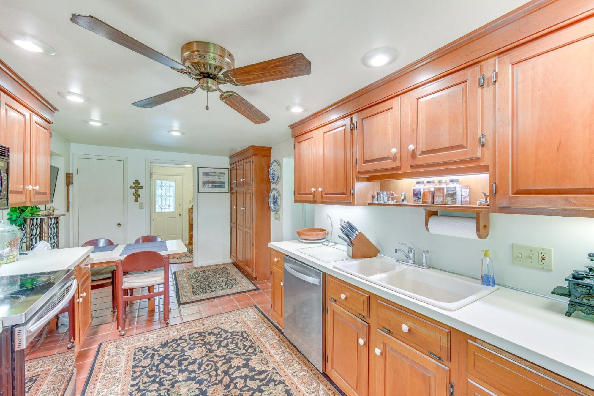 Holiday home Pet-friendly Vacation On 6 Acres! *